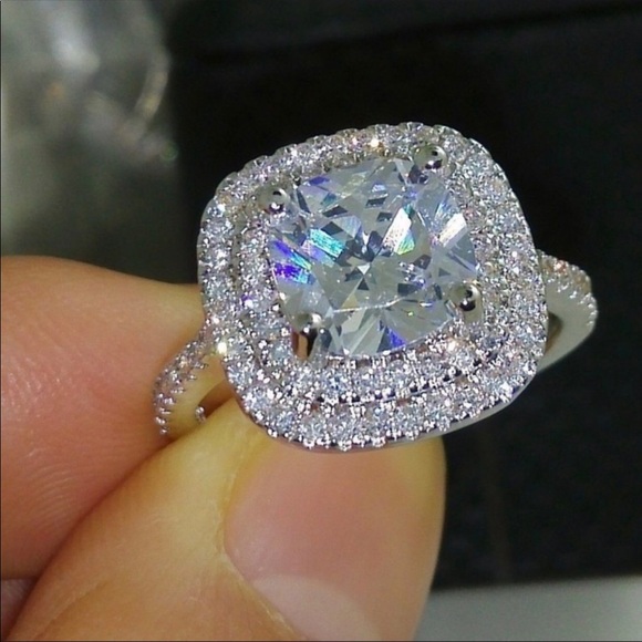 Exquisite CZ Ring - Picture 2 of 2